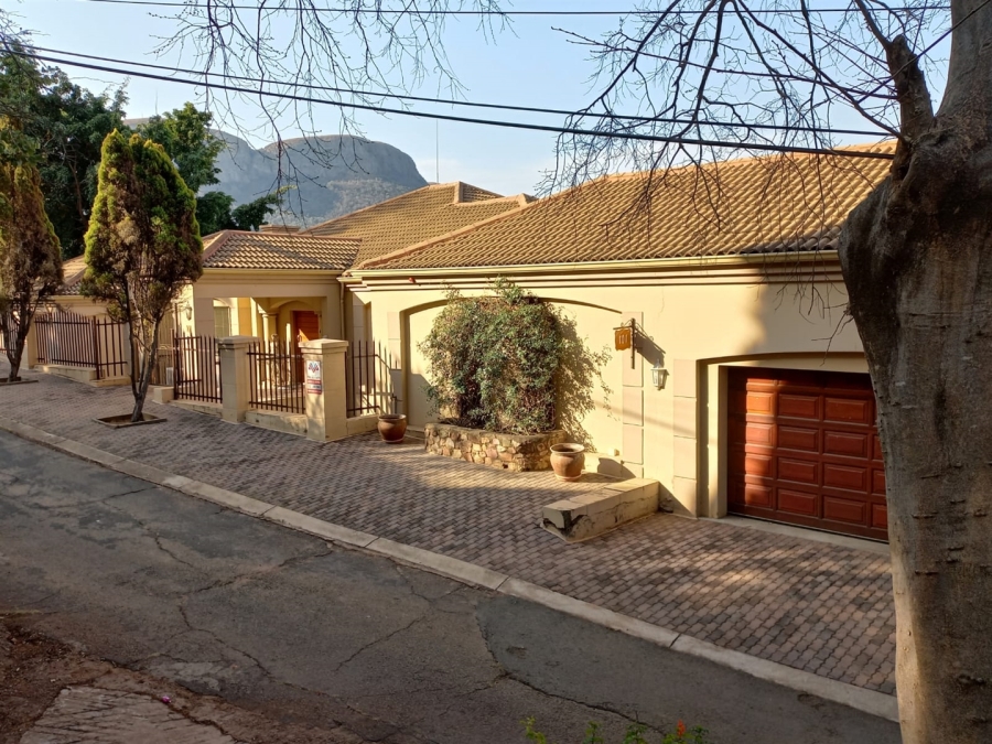 4 Bedroom Property for Sale in Kosmos North West